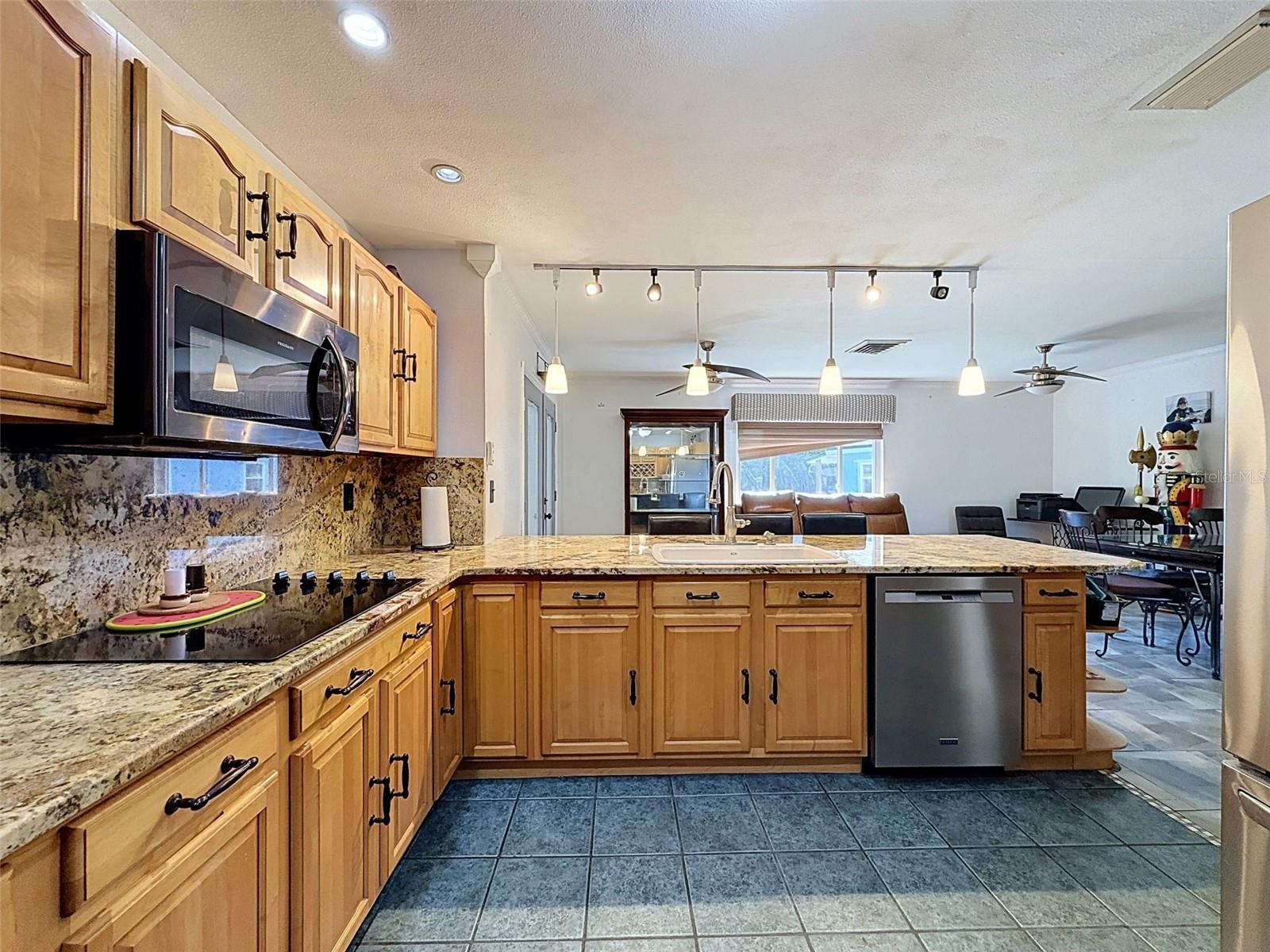 7813 LEO KIDD AVE — photo 67