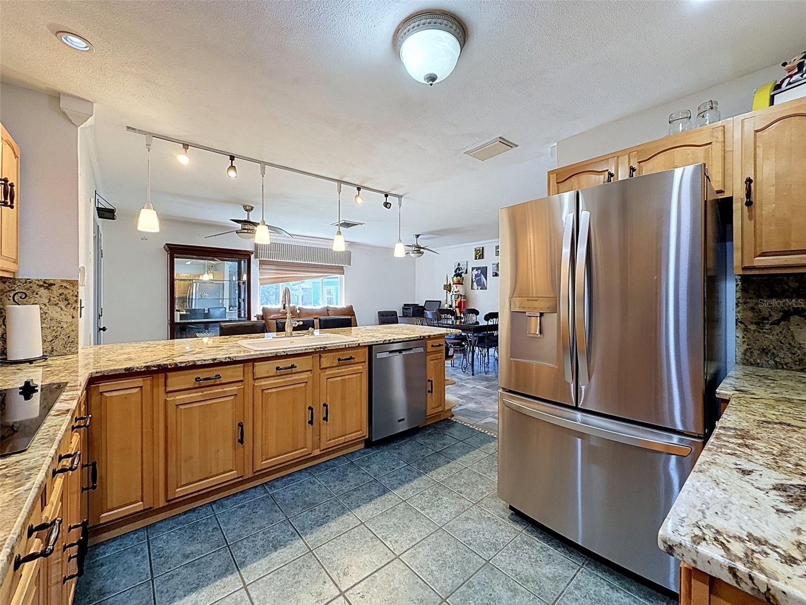 7813 LEO KIDD AVE — photo 68