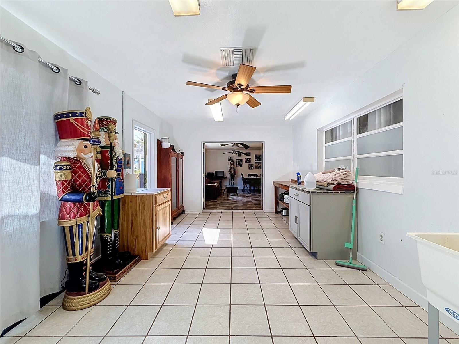 7813 LEO KIDD AVE — photo 33