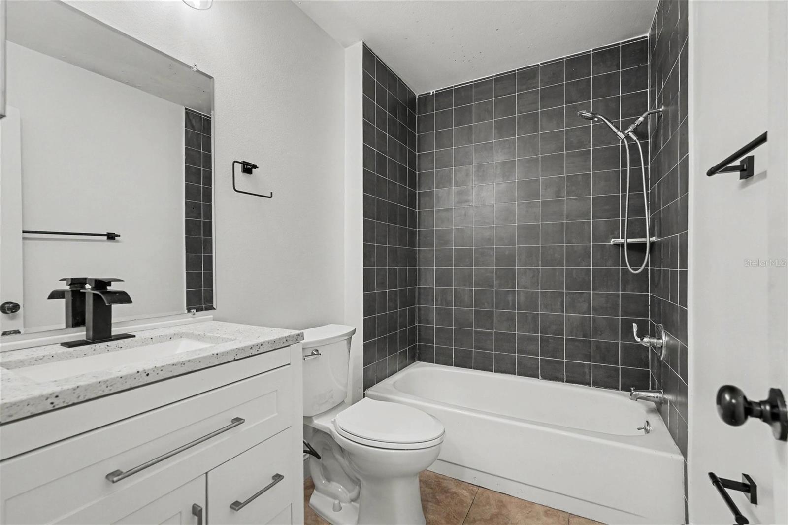 9208 N CONNECHUSETT RD #C — photo 23