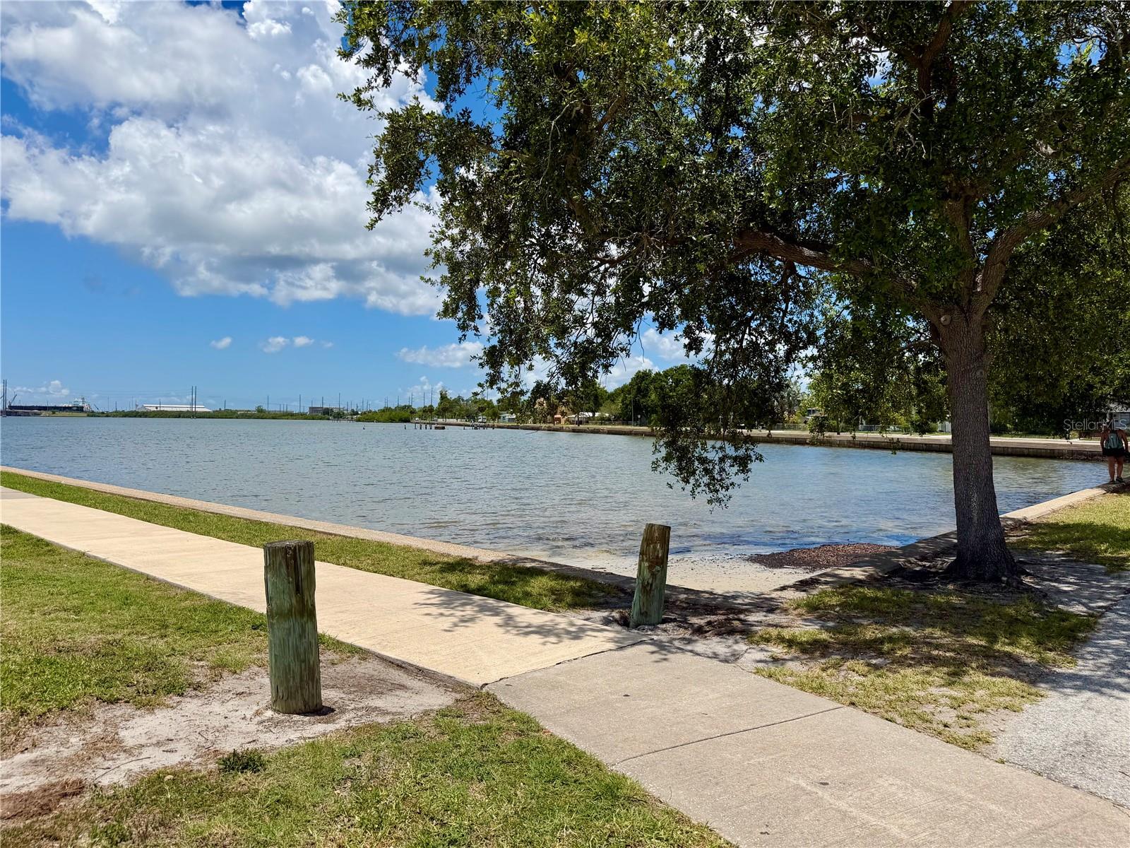 315 S BERMUDA BLVD — photo 10