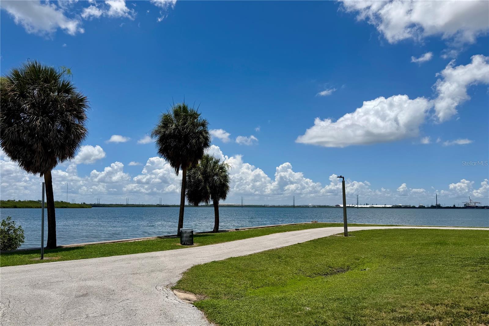 315 S BERMUDA BLVD — photo 27