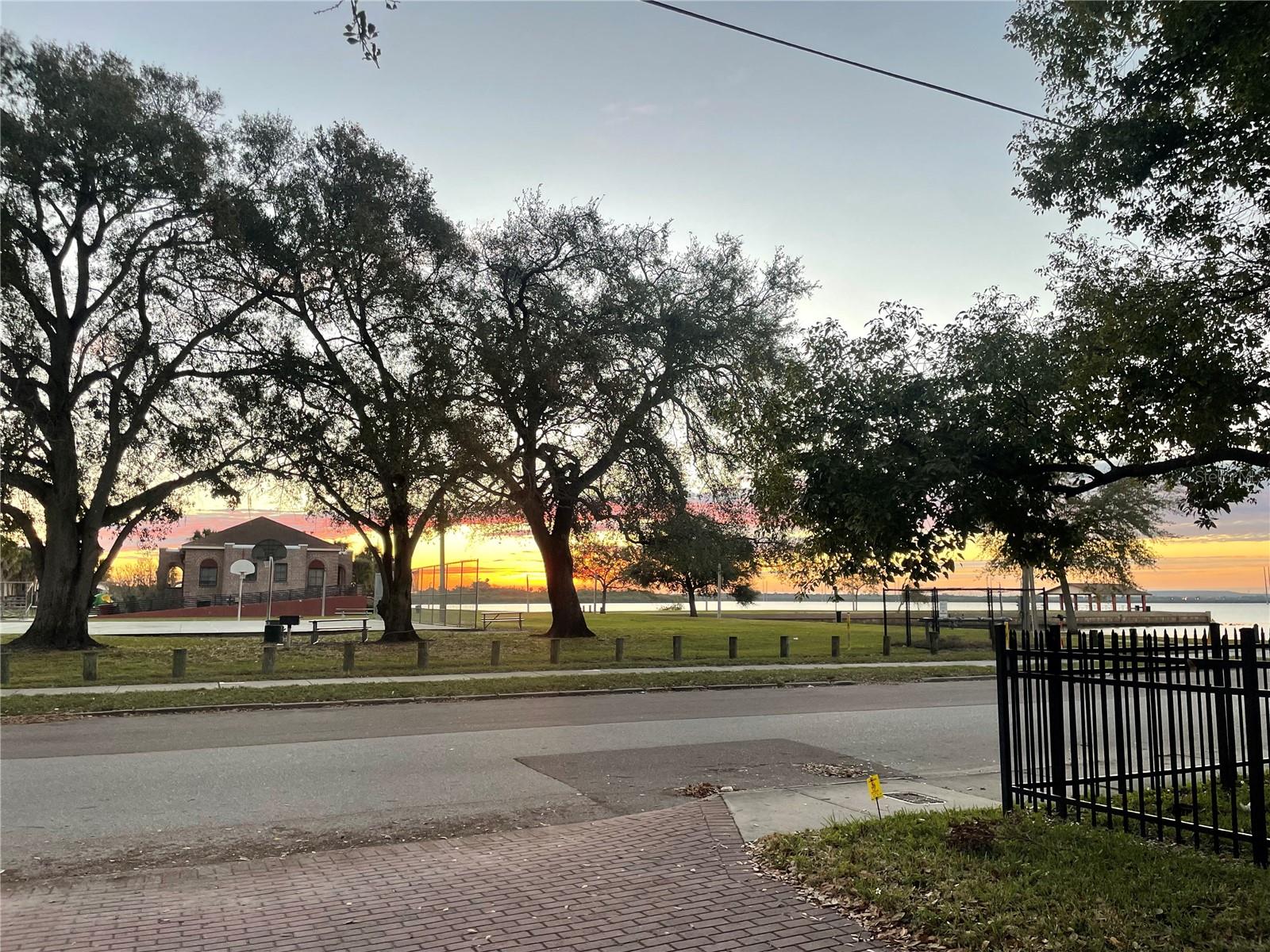 315 S BERMUDA BLVD — photo 8