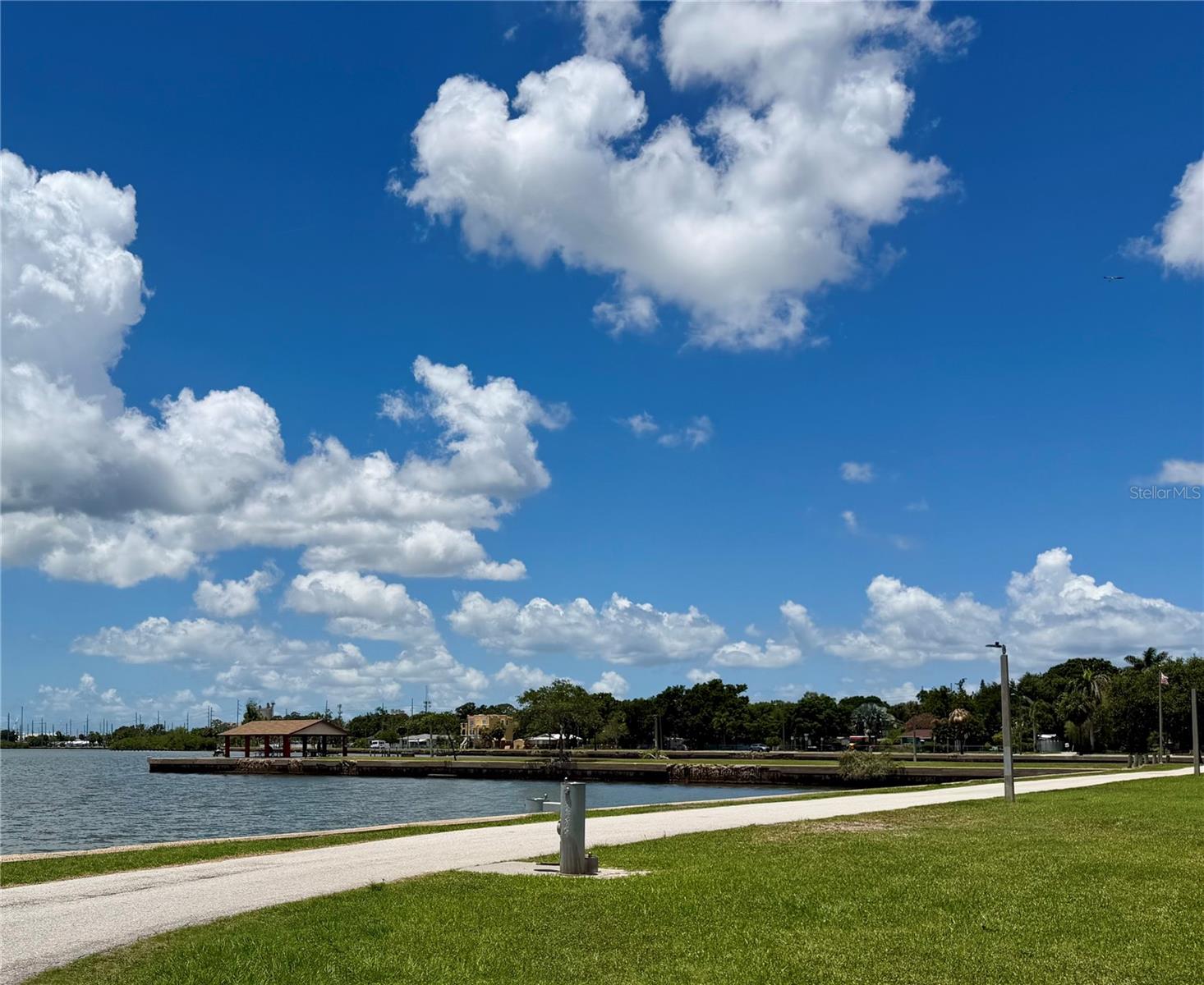 315 S BERMUDA BLVD — photo 36