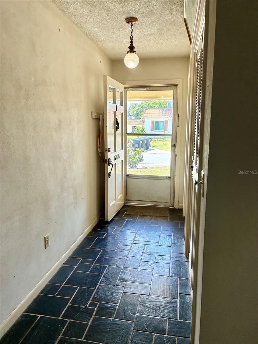 1657 S LAKE AVE #1 — photo 5