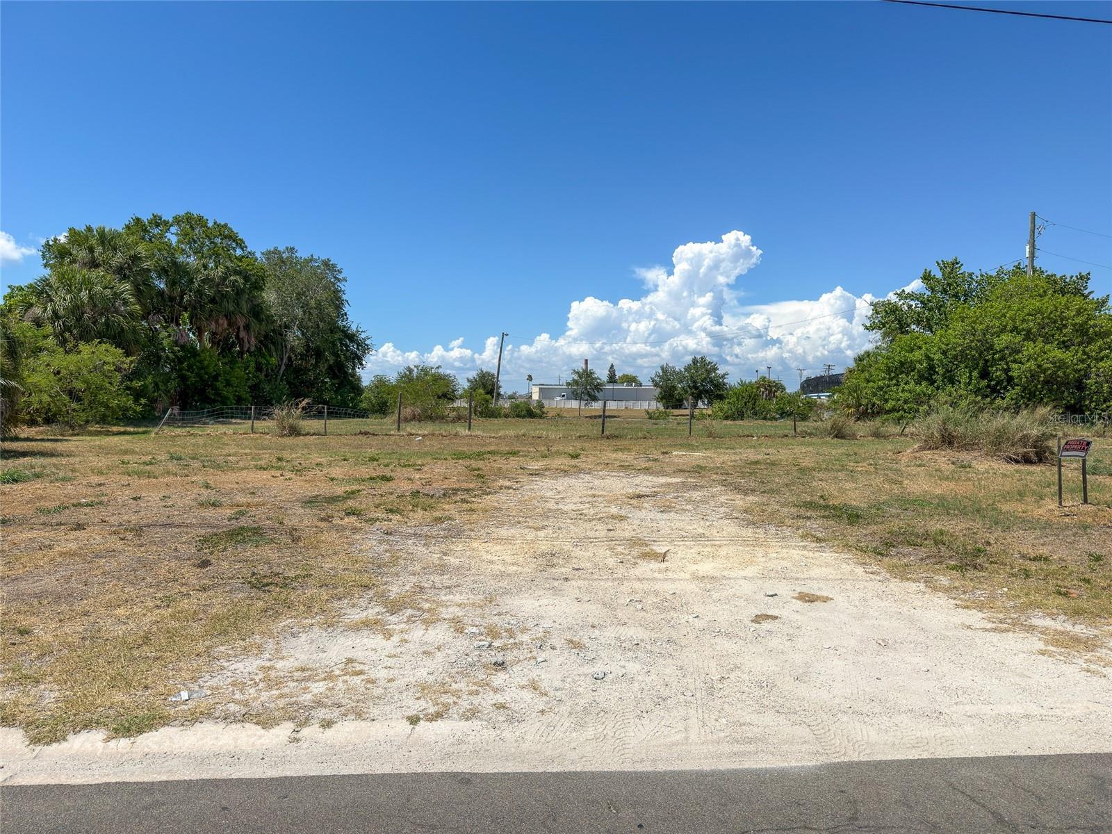 601 FLAMINGO DR — photo 8
