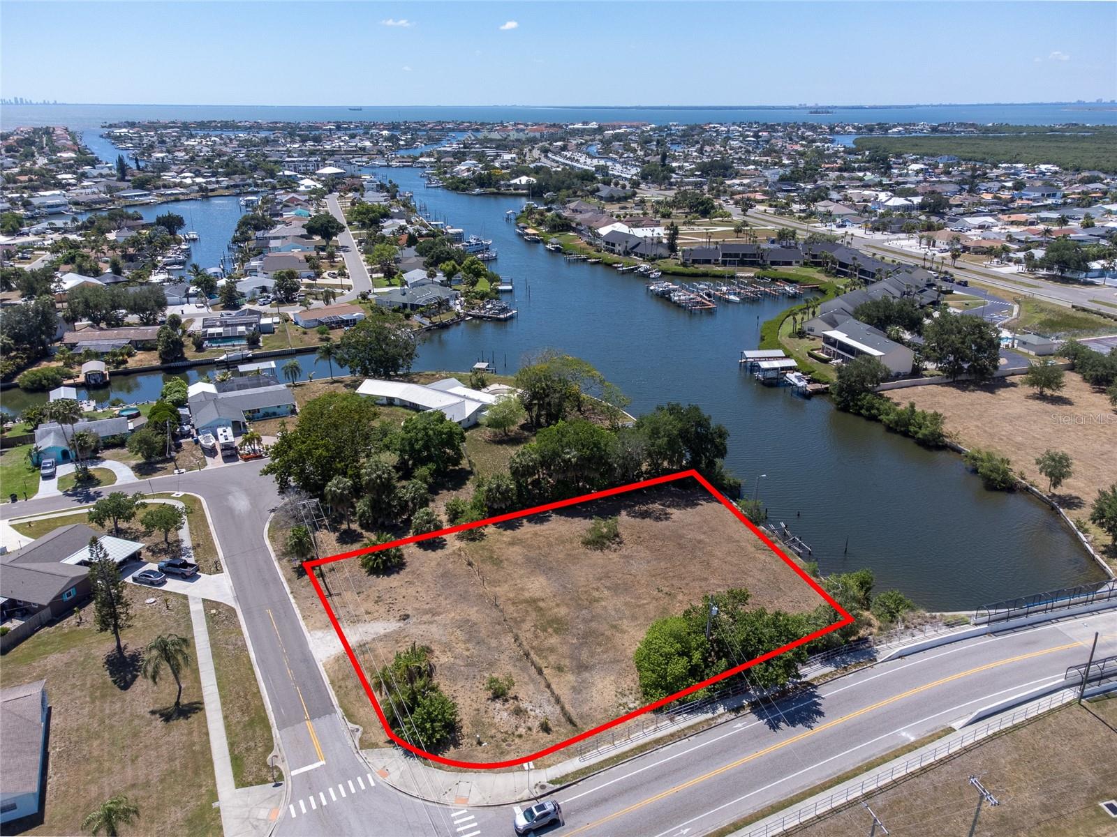 601 FLAMINGO DR — photo 3