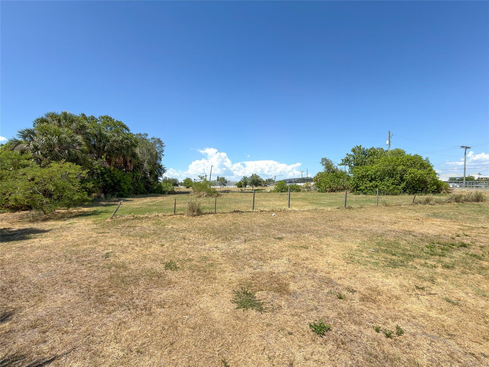 601 FLAMINGO DR — photo 10