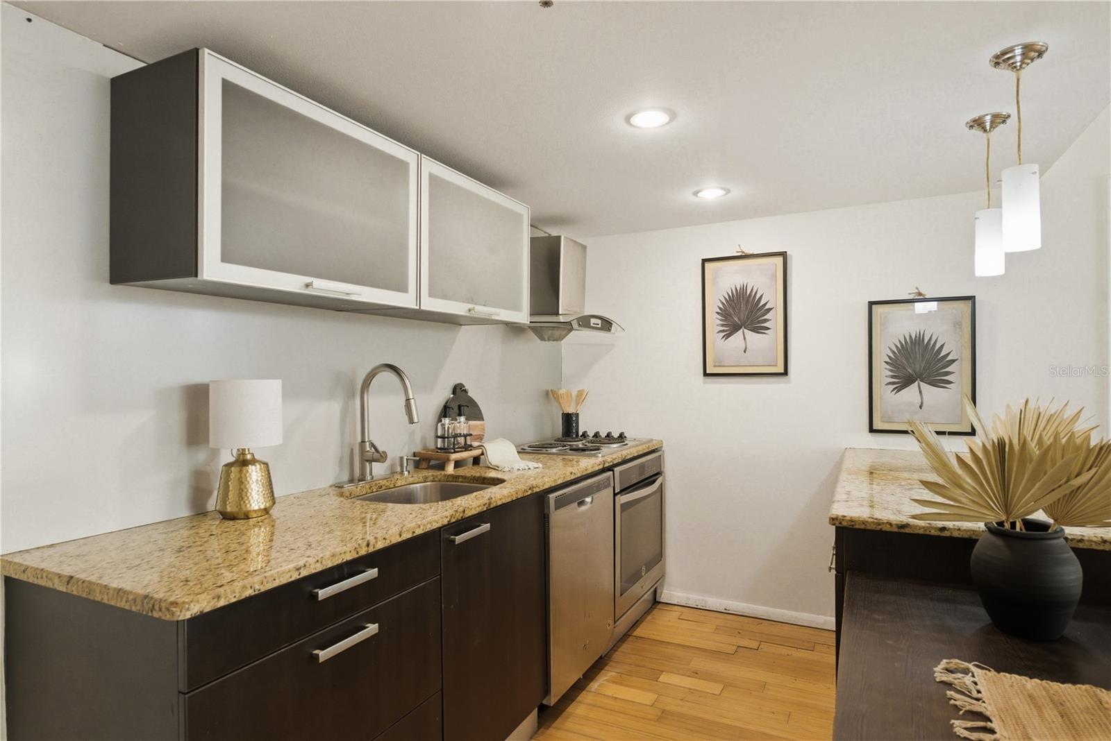 701 S MADISON AVE #420 — photo 12
