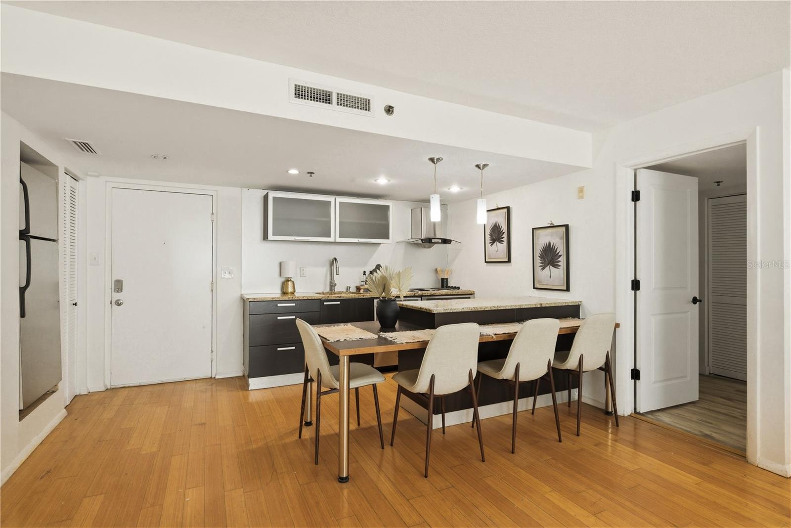 701 S MADISON AVE #420 — photo 8