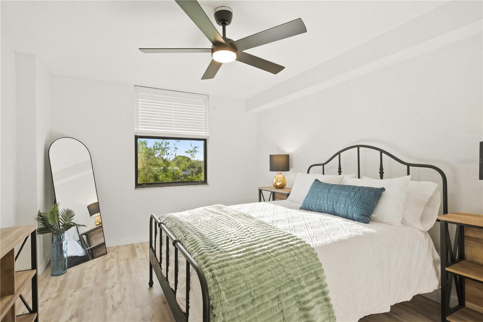701 S MADISON AVE #420 — photo 20