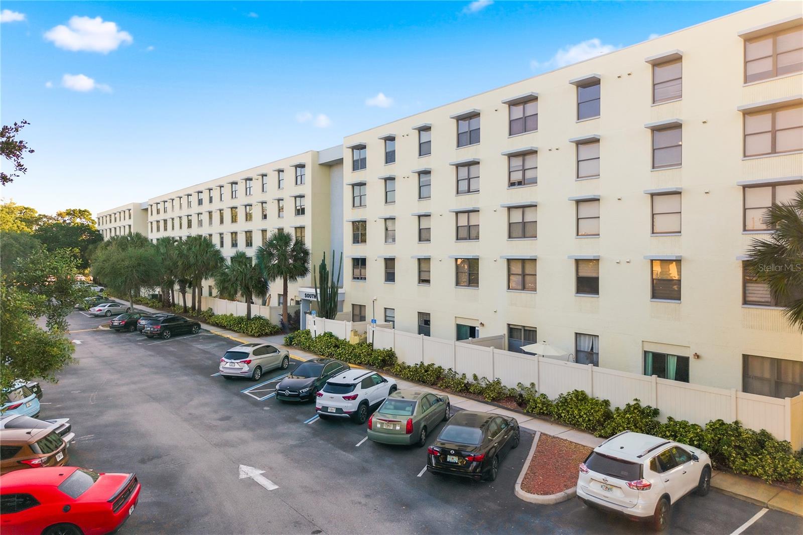 701 S MADISON AVE #420 — photo 4