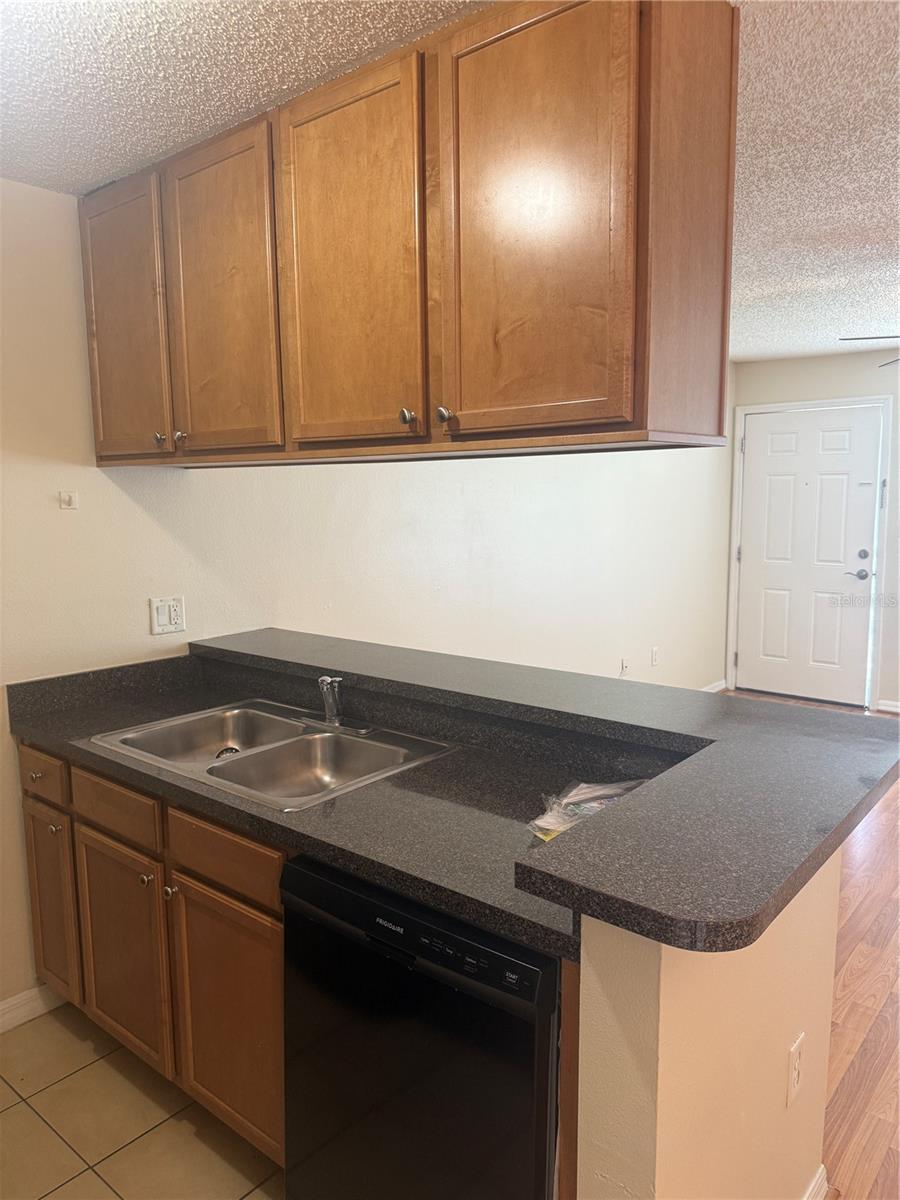 220 LAKE PARSONS GRN #205 — photo 9