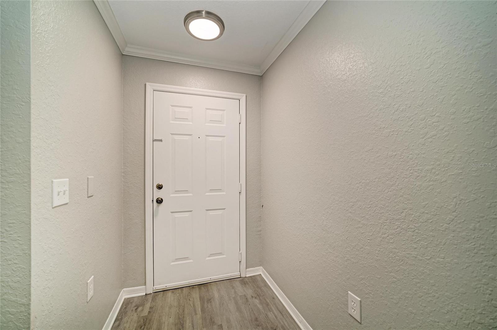 8932 MANOR LOOP #102 — photo 5