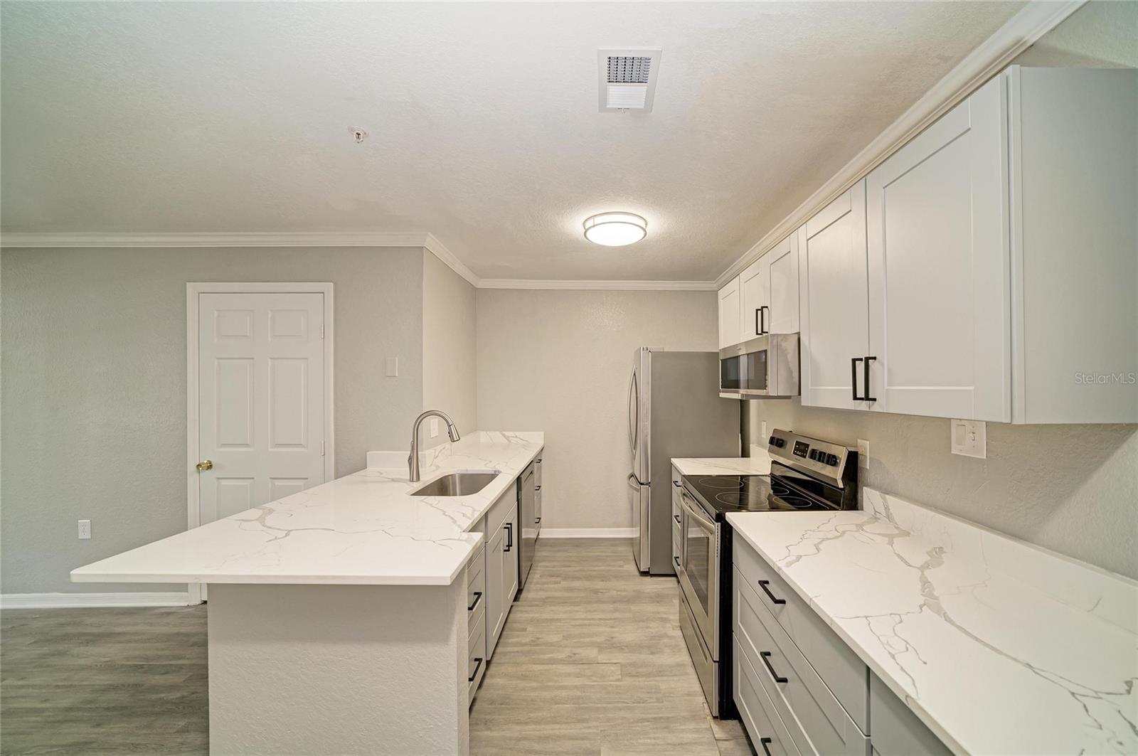 8932 MANOR LOOP #102 — photo 16