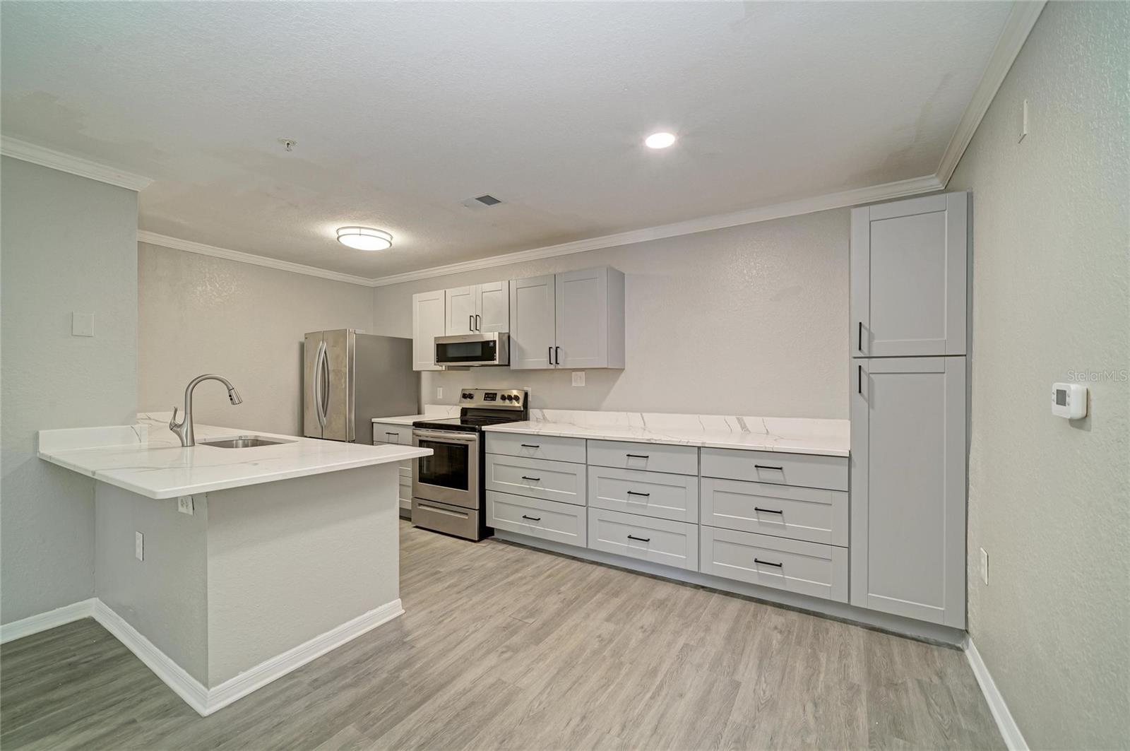 8932 MANOR LOOP #102 — photo 14