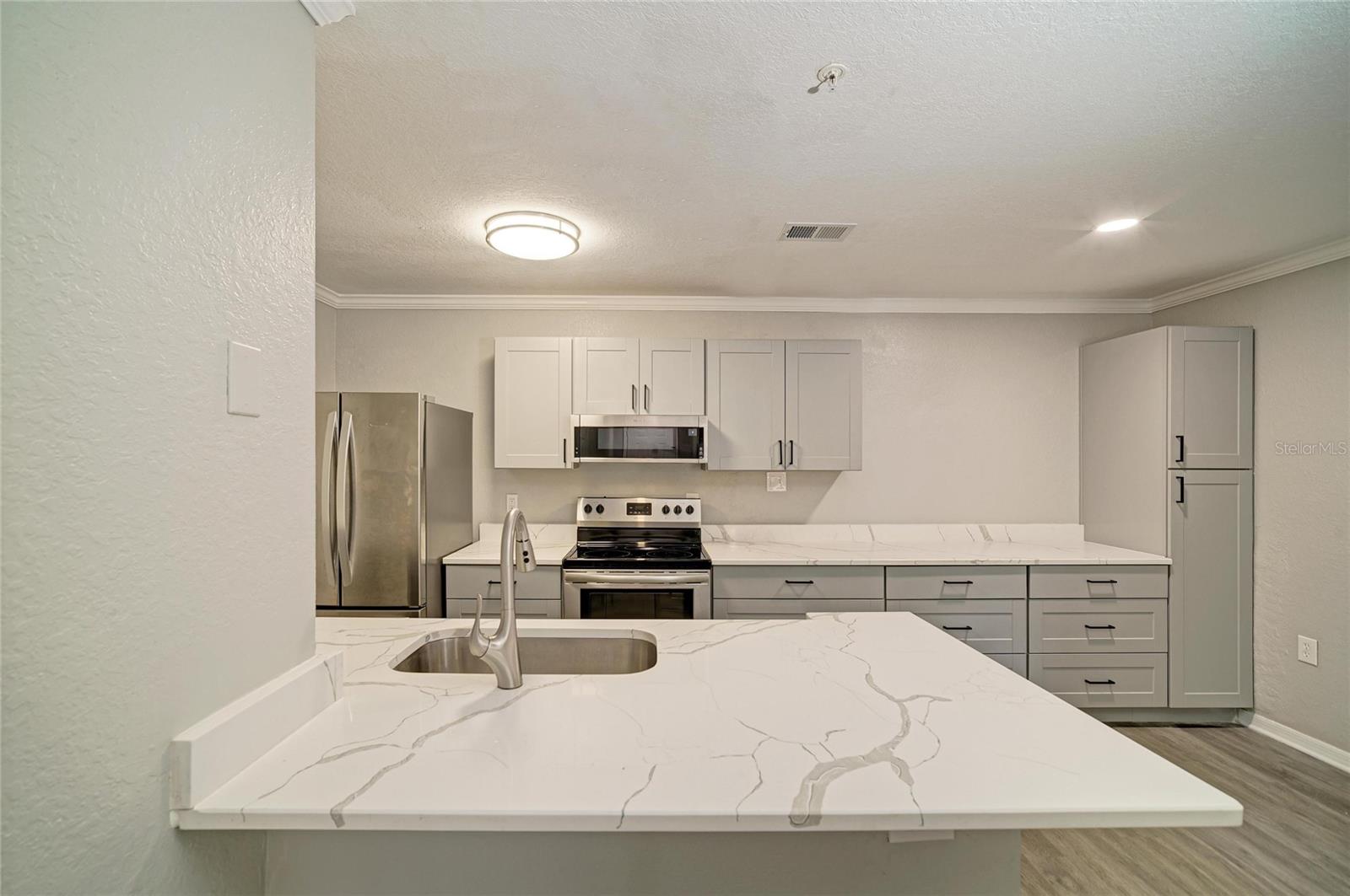 8932 MANOR LOOP #102 — photo 18