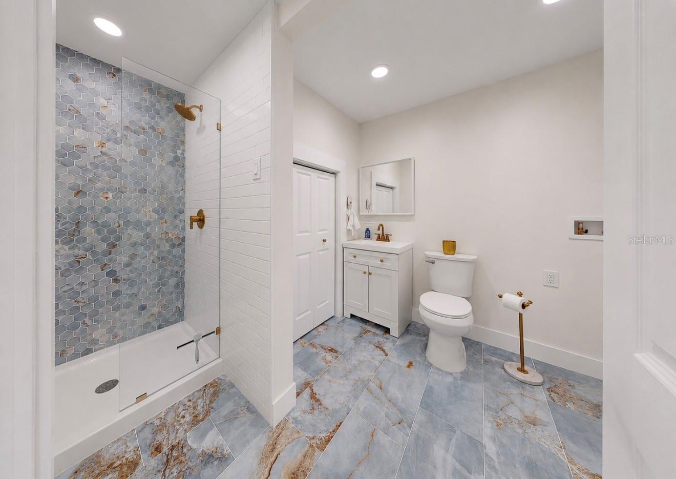 480 S BAYSHORE DR — photo 42