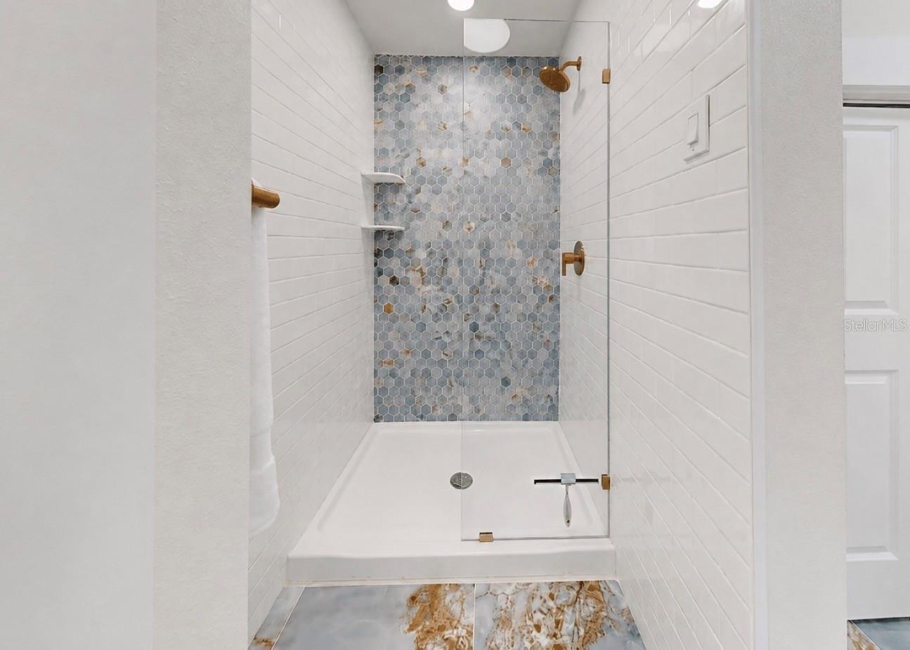 480 S BAYSHORE DR — photo 43