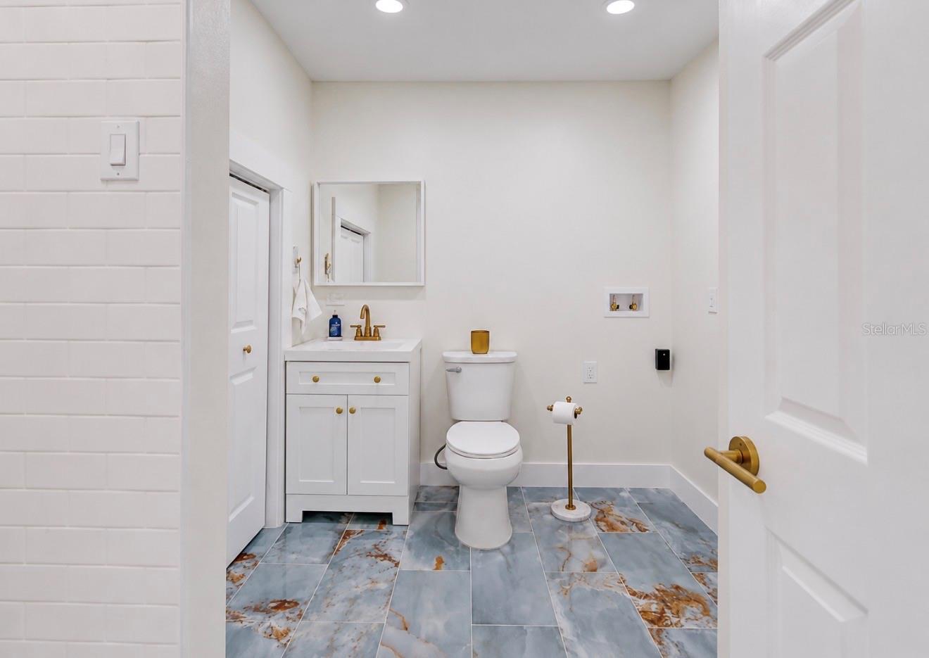 480 S BAYSHORE DR — photo 44