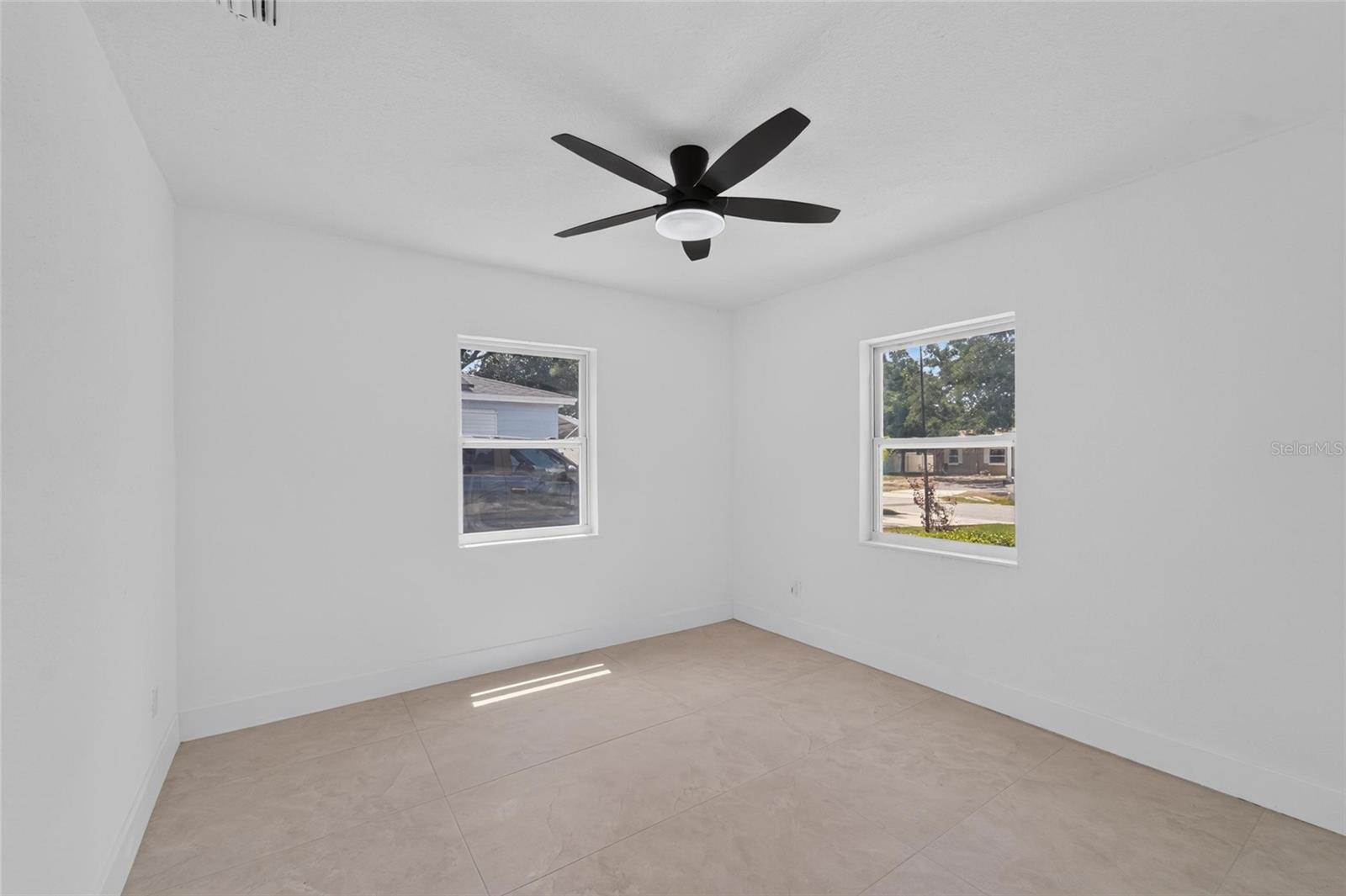 4711 W LAWN AVE — photo 38