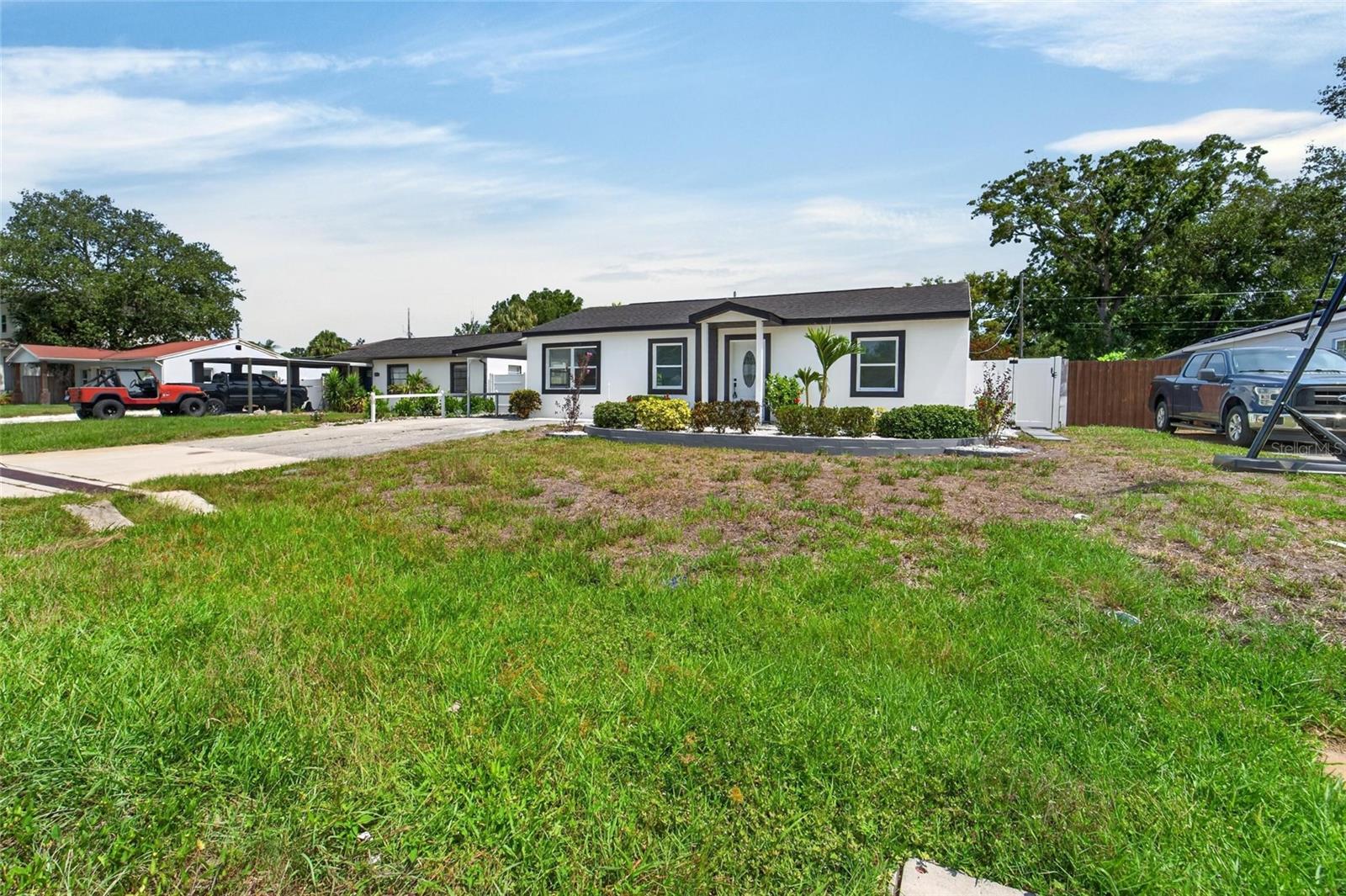 4711 W LAWN AVE — photo 3