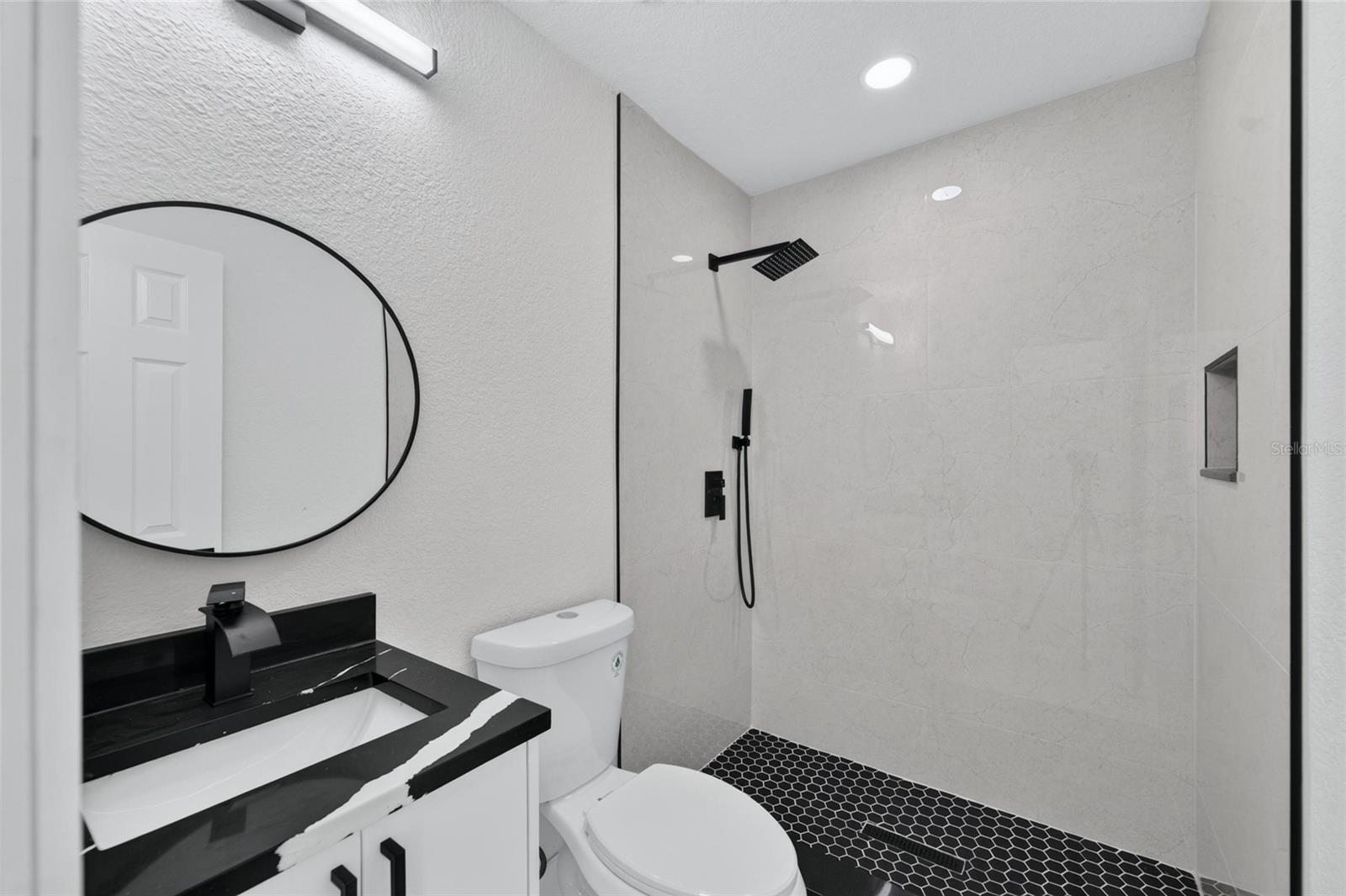 4711 W LAWN AVE — photo 36