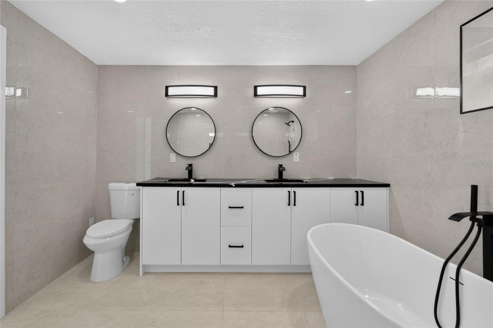 4711 W LAWN AVE — photo 32
