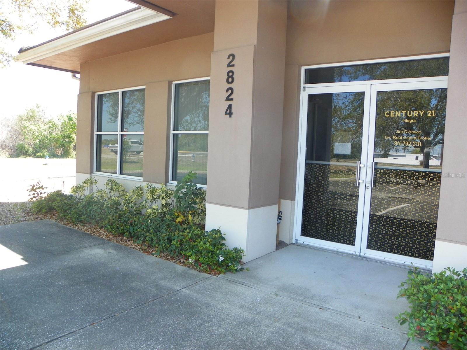 2824 MANATEE AVE E — photo 2