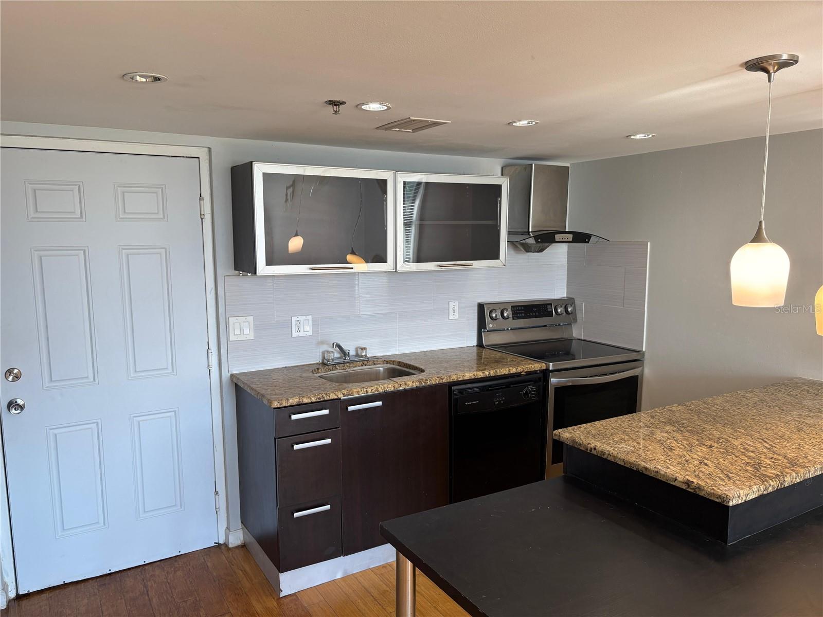 701 S MADISON AVE #315 — photo 2