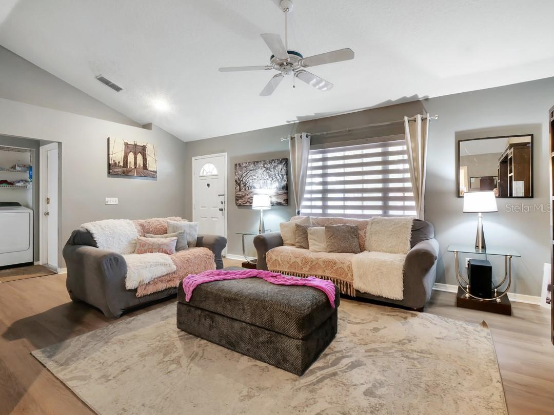 1048 MALLETWOOD DR — photo 11