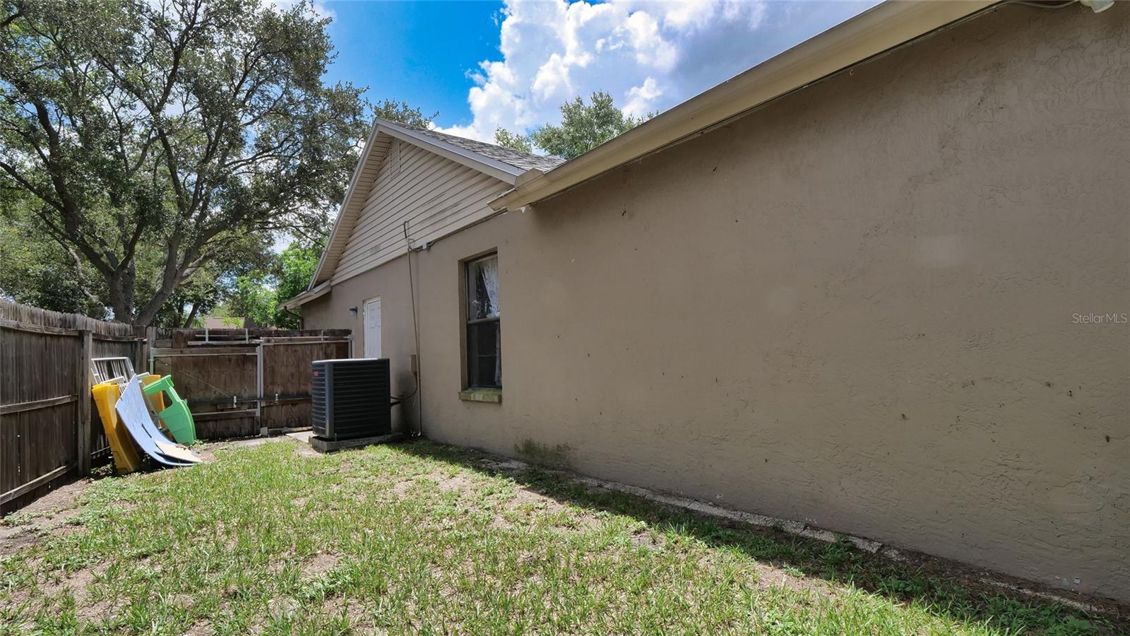 1048 MALLETWOOD DR — photo 52
