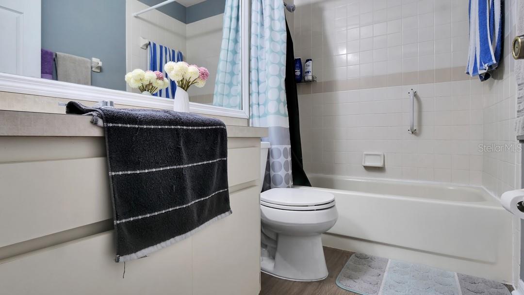1048 MALLETWOOD DR — photo 39
