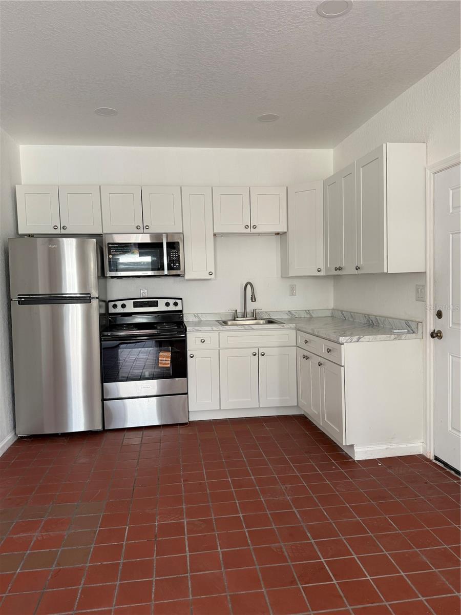 501 ATHENS STREET #A & B — photo 6