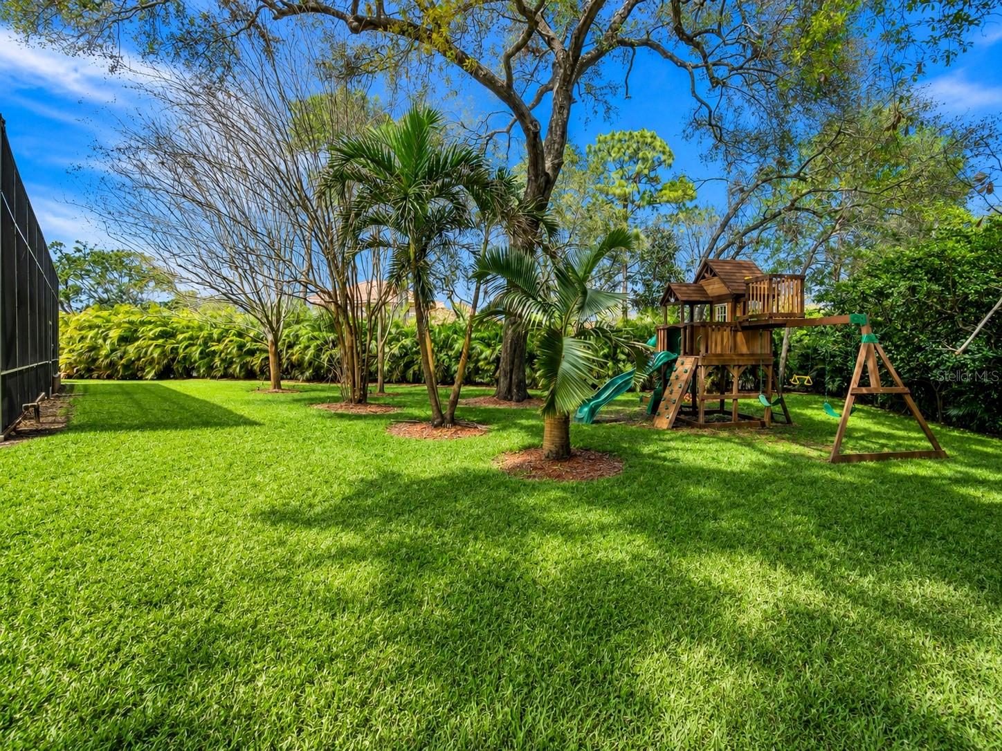 2280 MACKENZIE CT — photo 36