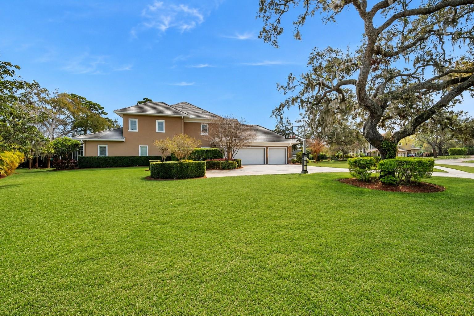 2280 MACKENZIE CT — photo 37