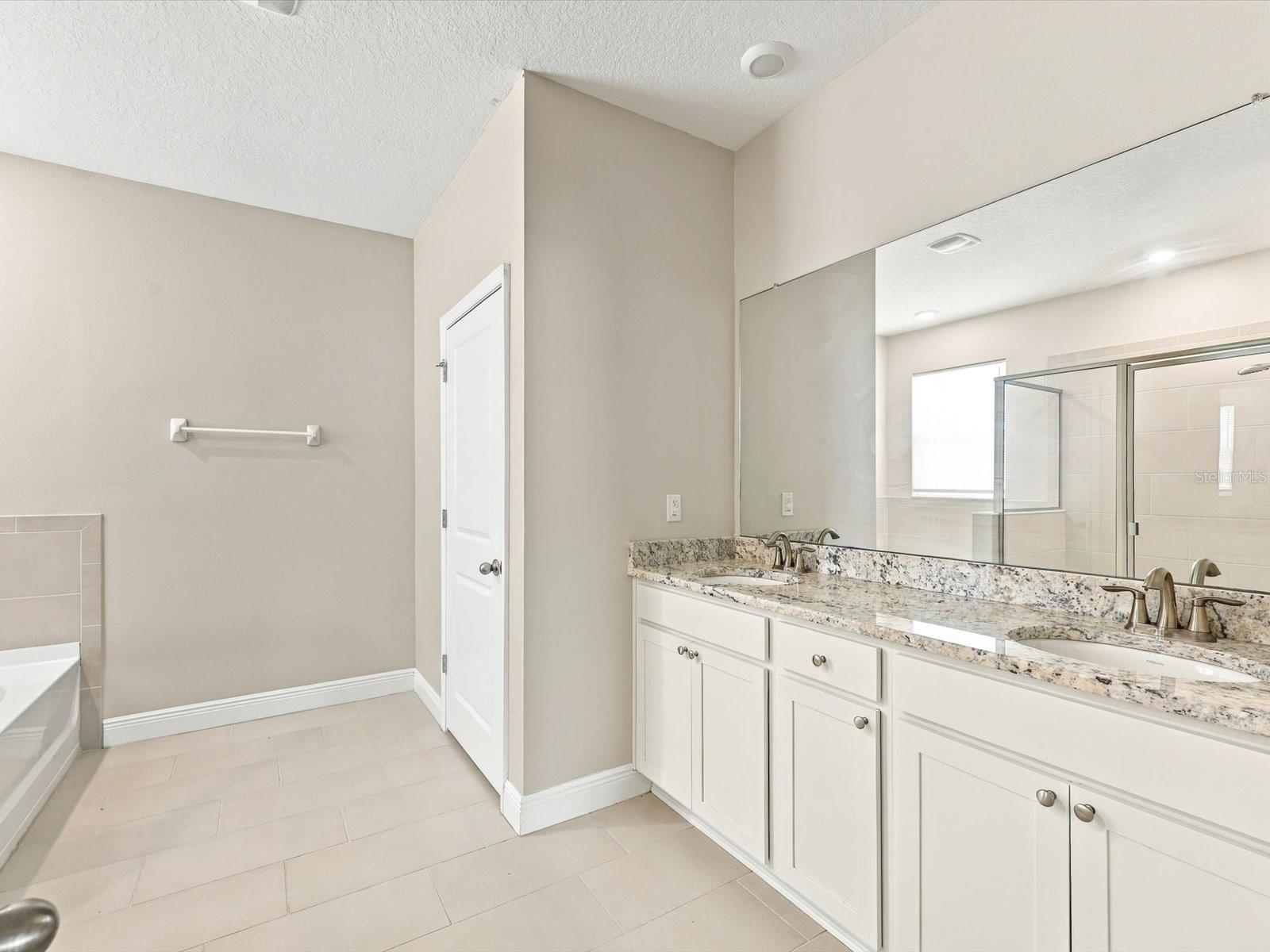 17758 CANTARINA CV — photo 24
