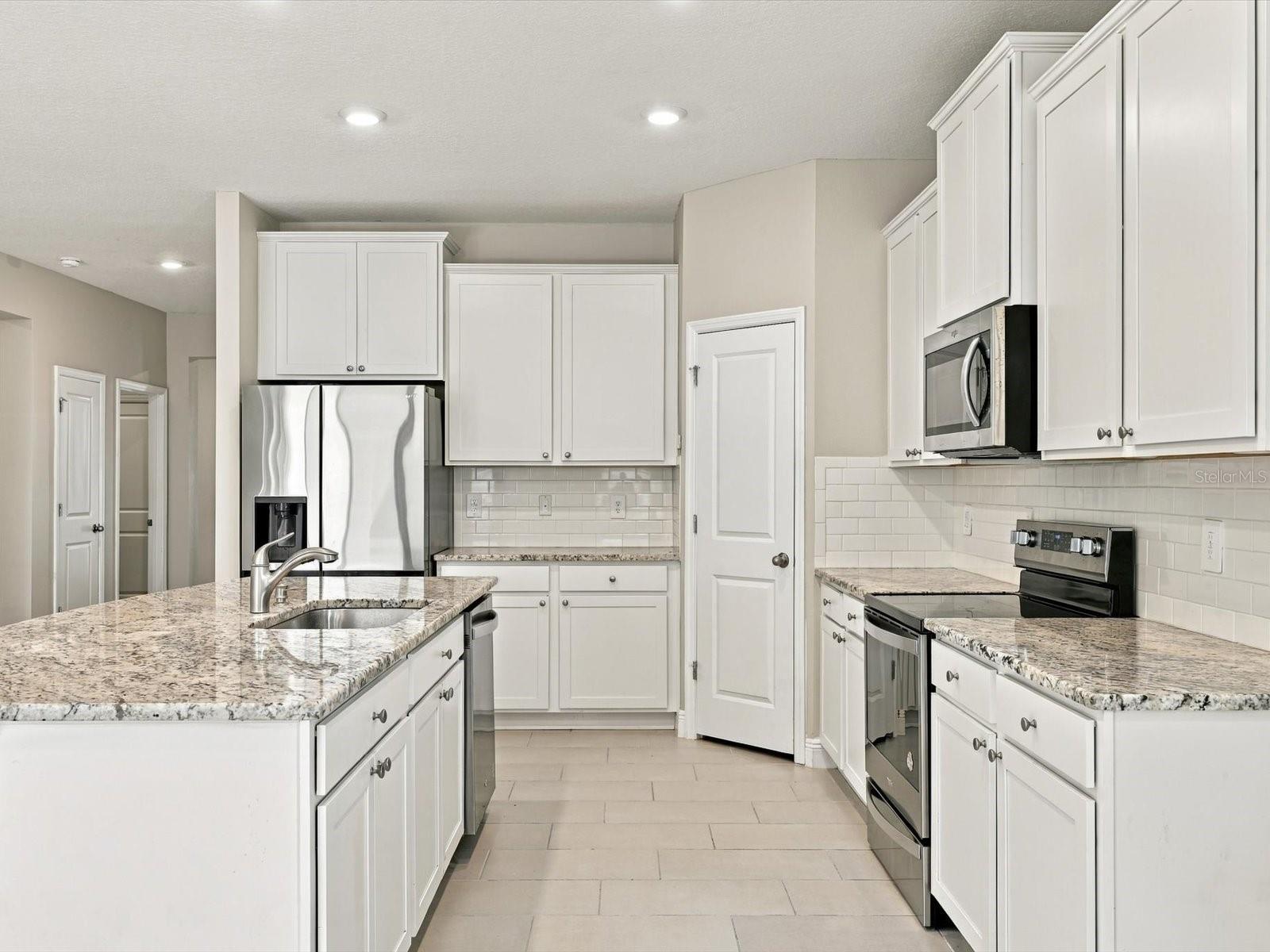 17758 CANTARINA CV — photo 16