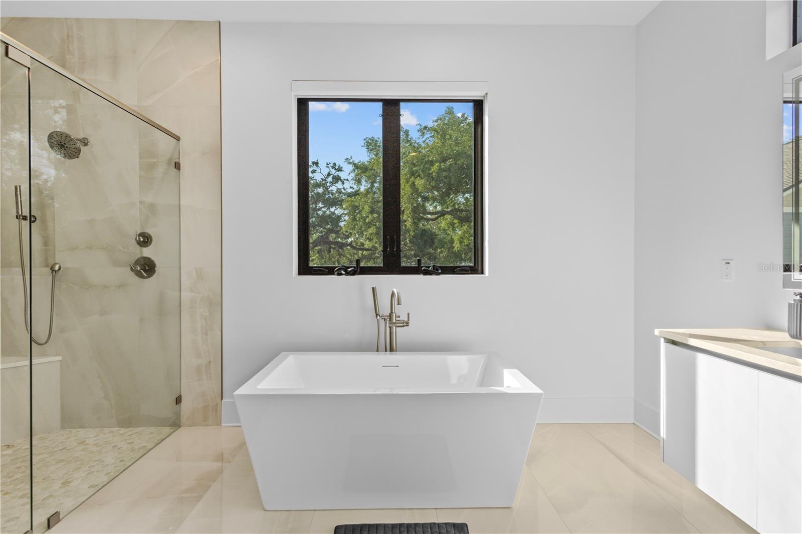 805 W INDIANA AVE — photo 20