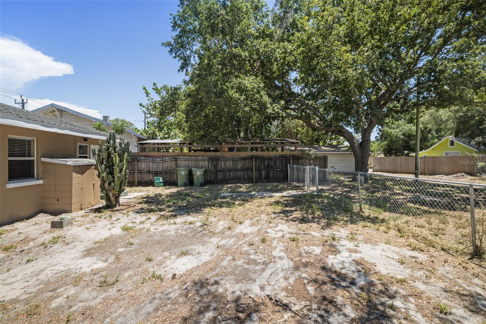 808 26TH ST W — photo 34