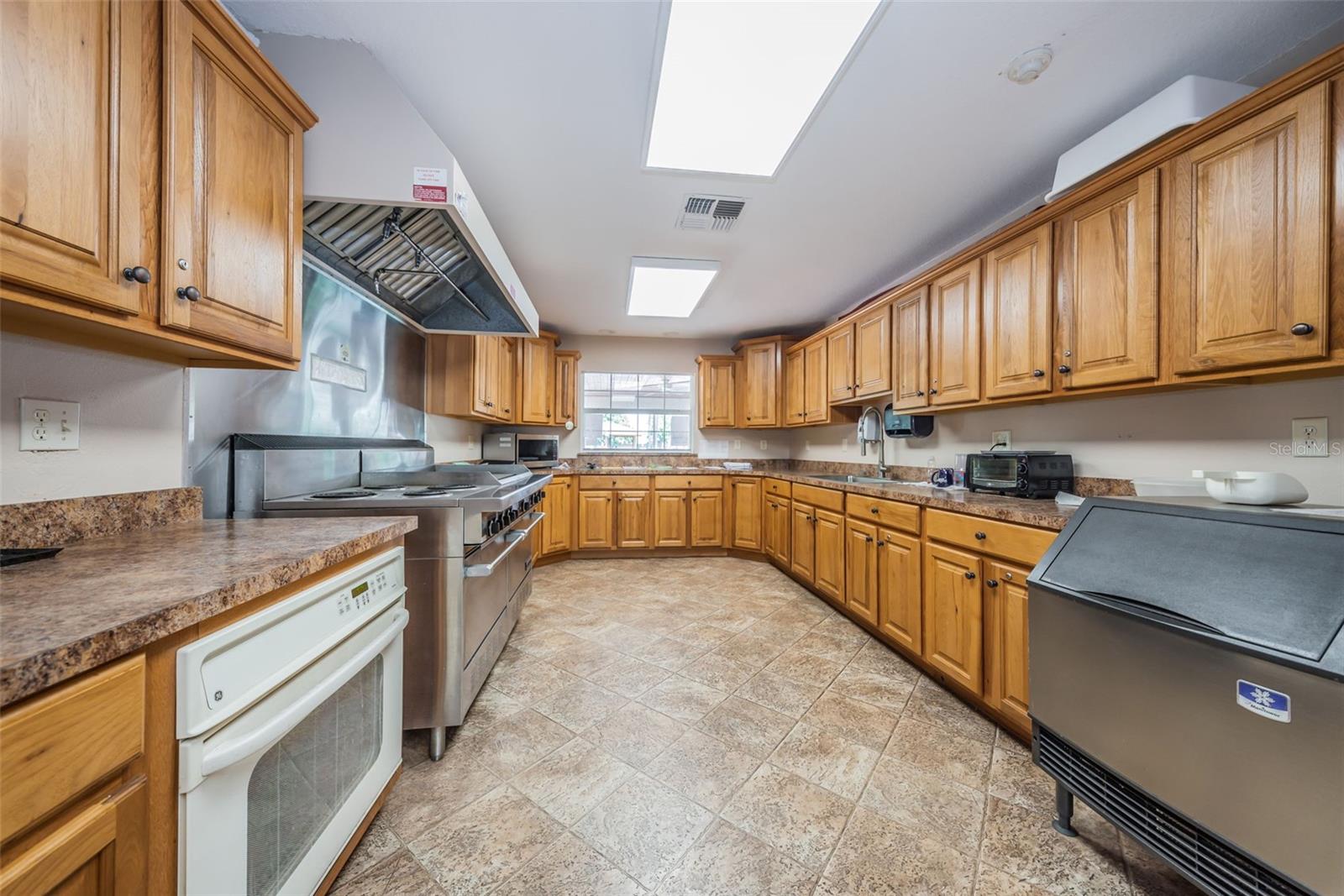 4876 BOONESBORO CT — photo 51