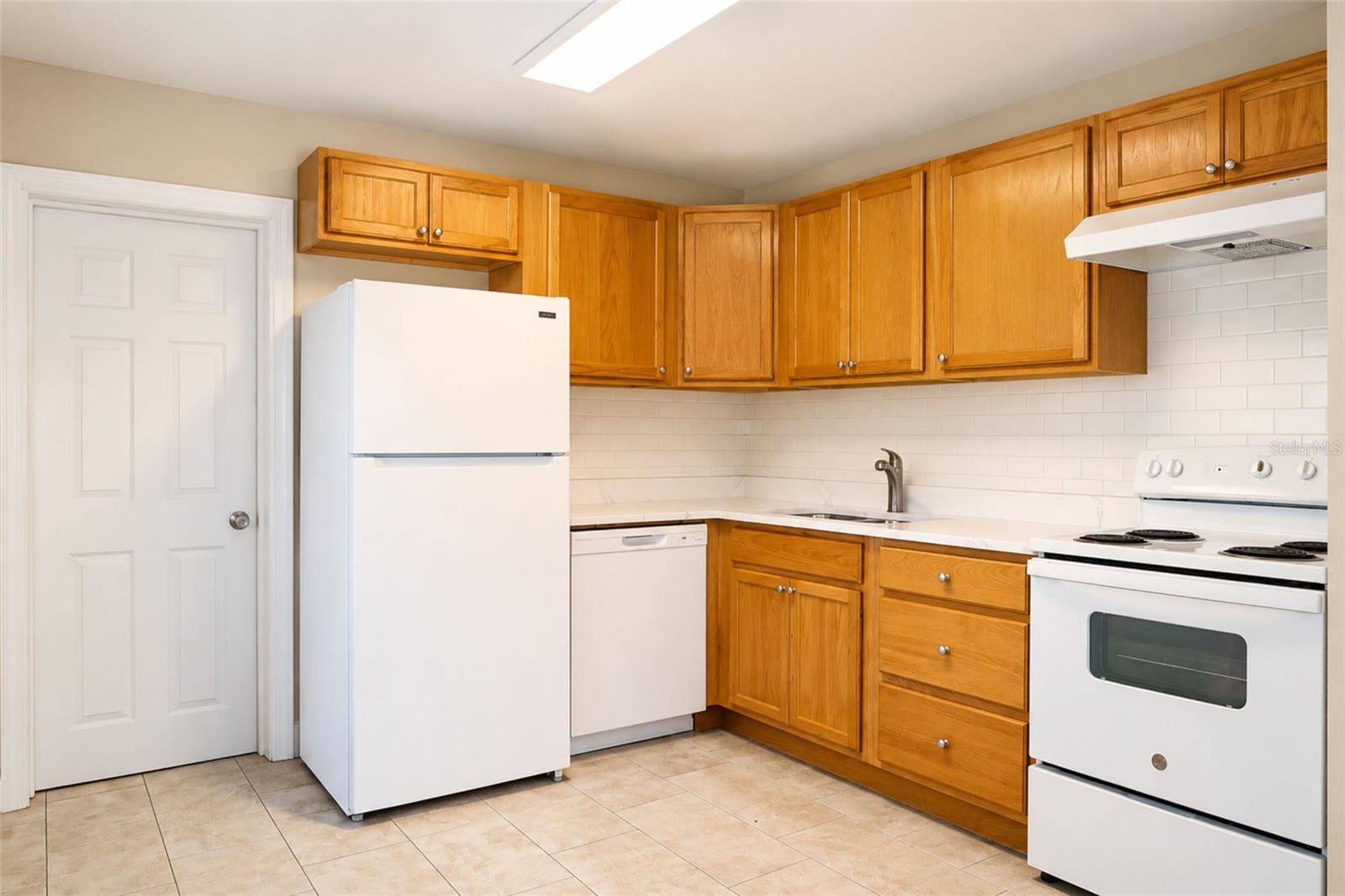 9412 N ELMER ST — photo 4