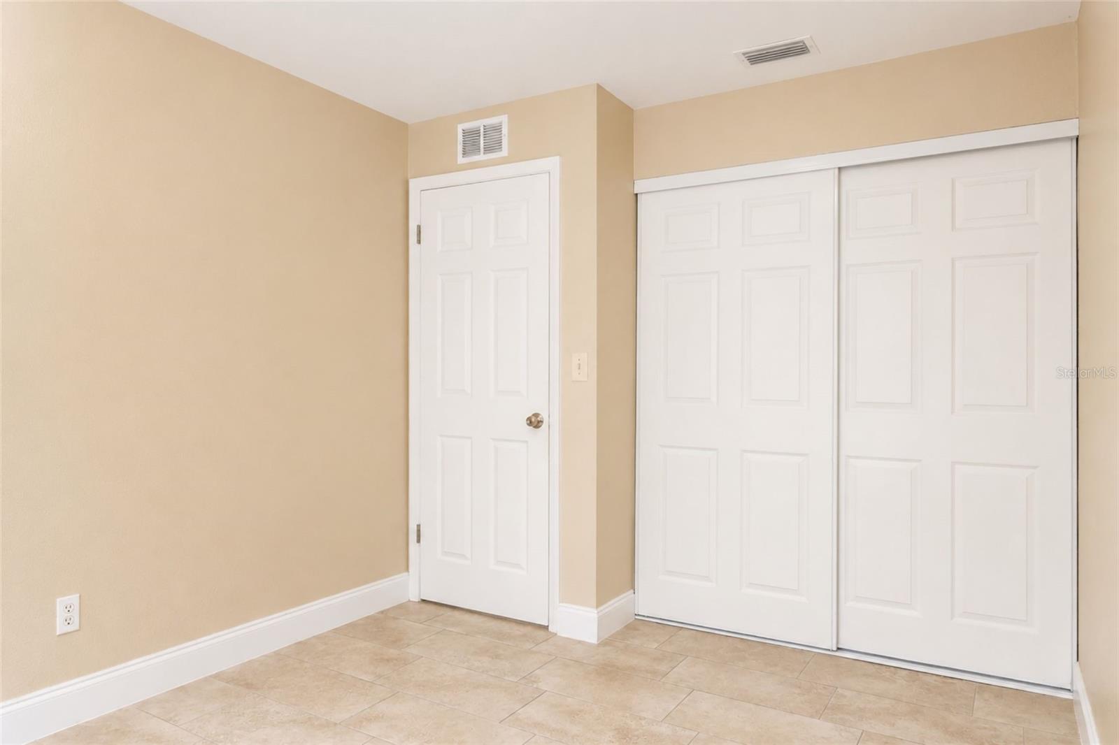 9412 N ELMER ST — photo 11