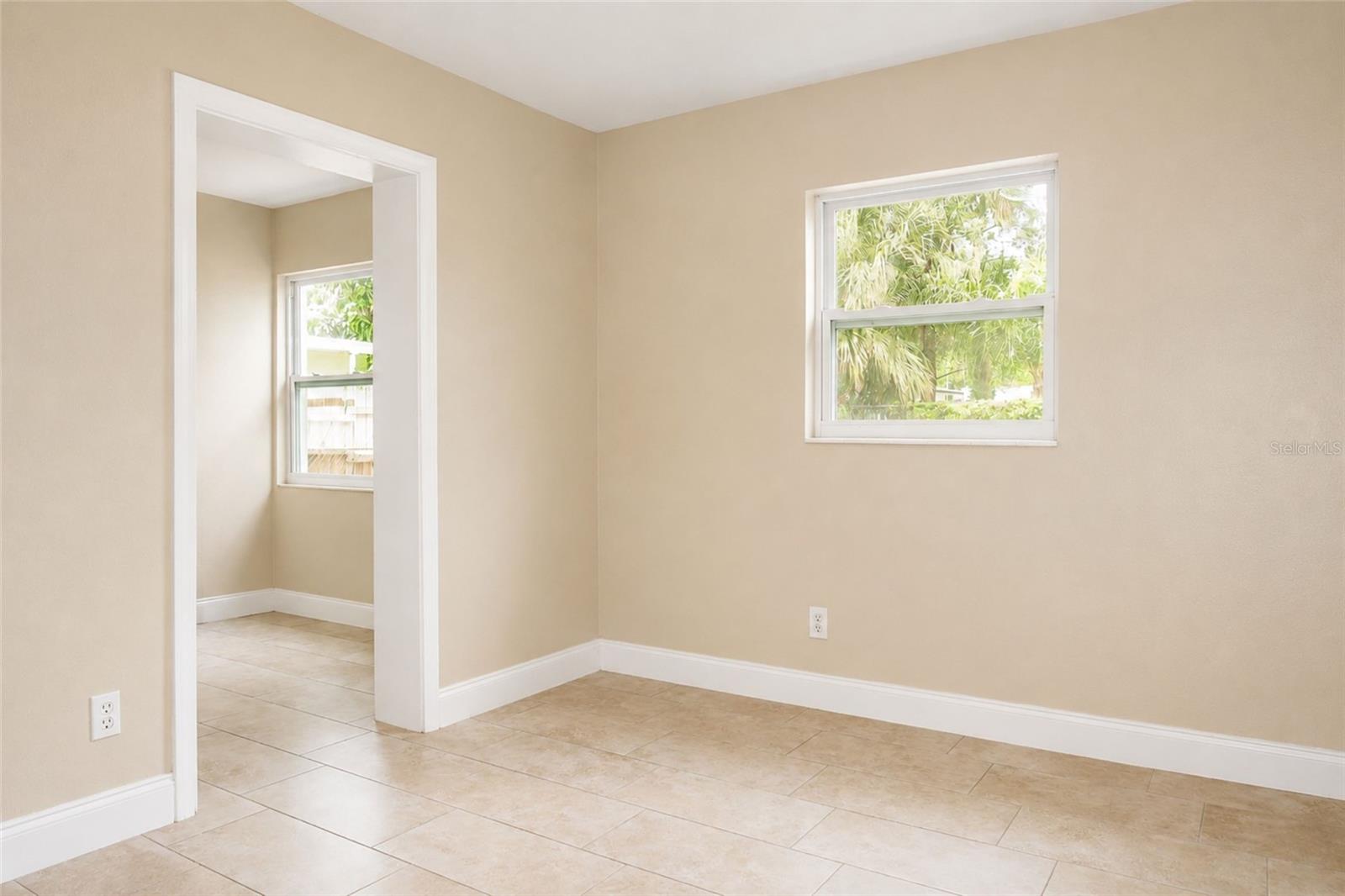 9412 N ELMER ST — photo 10