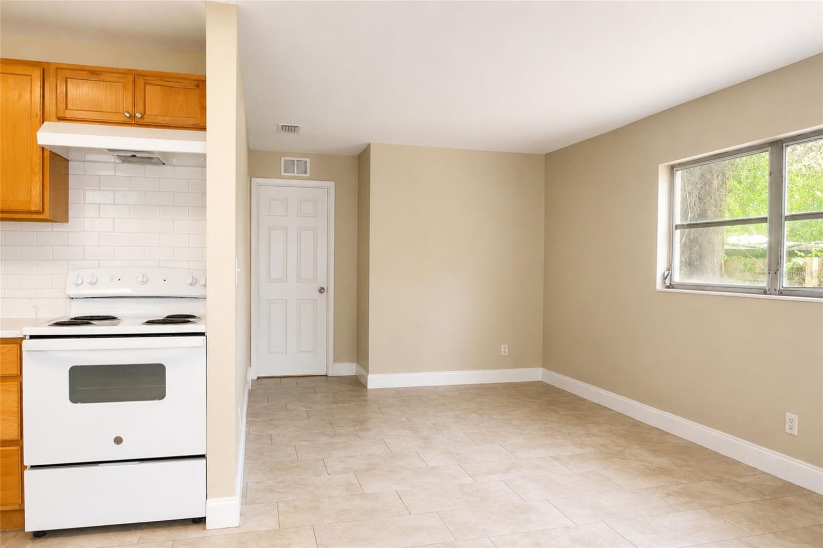 9412 N ELMER ST — photo 5