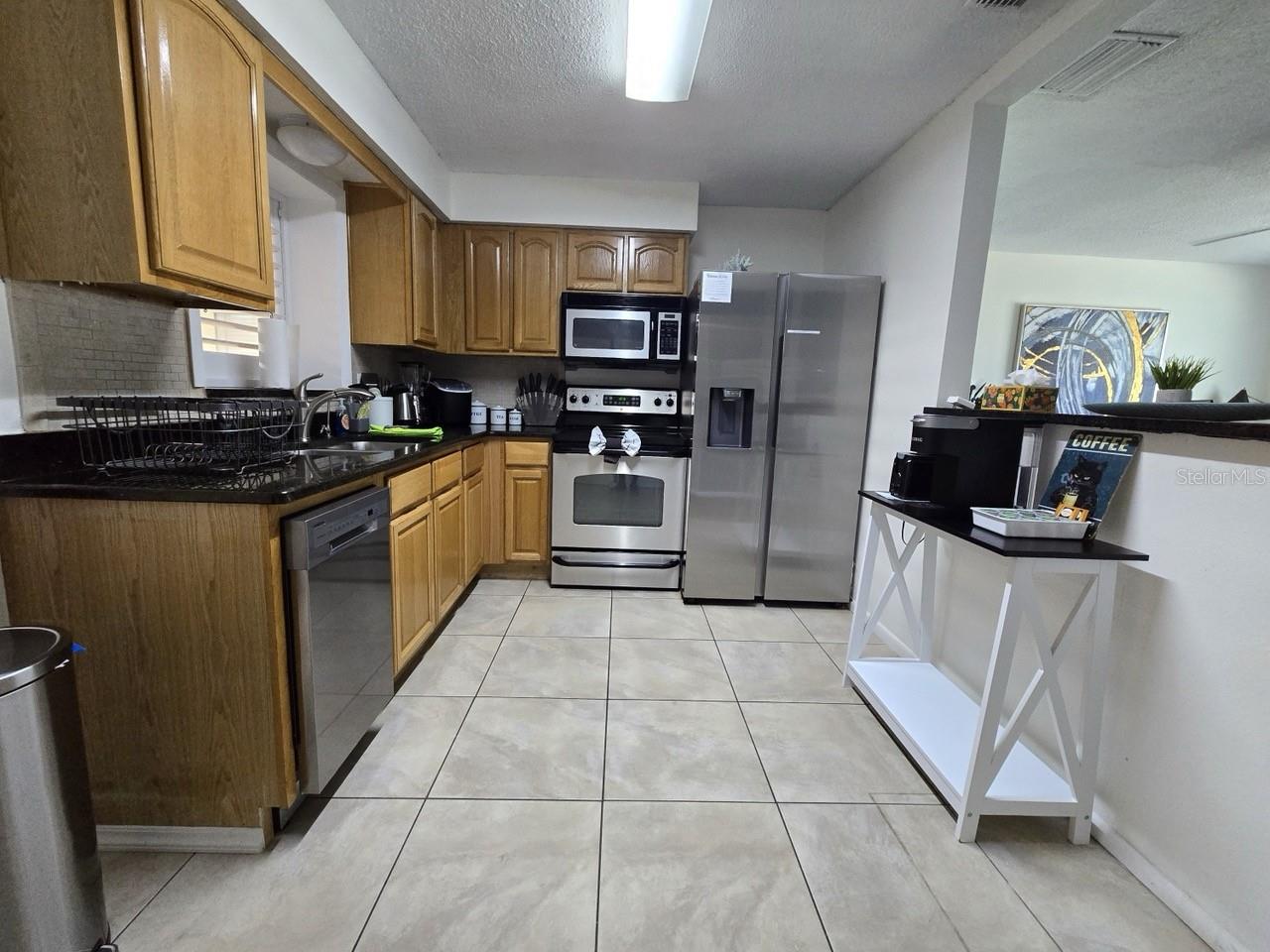 1430 PARKVIEW LN — photo 2