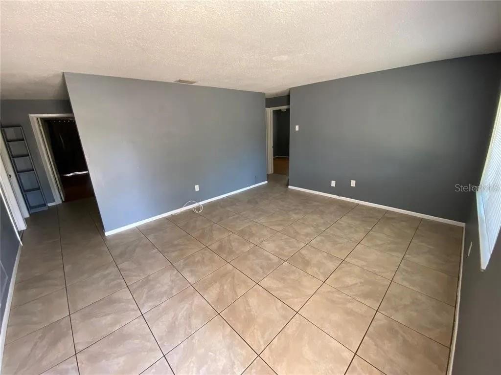 1430 PARKVIEW LN — photo 17