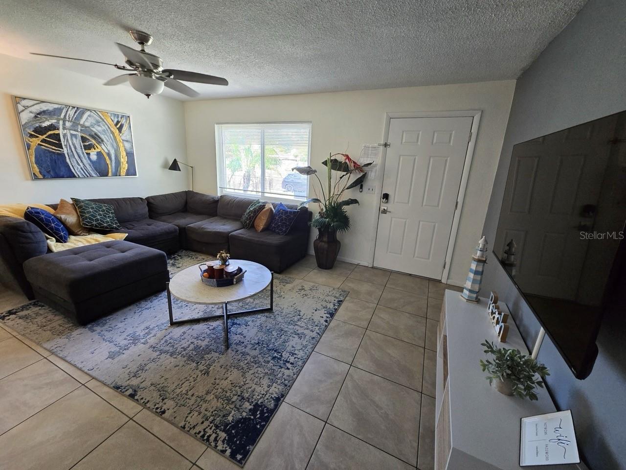 1430 PARKVIEW LN — photo 3