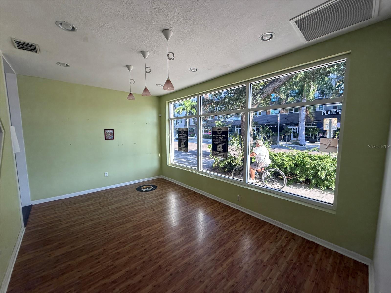 1610 CENTRAL AVE — photo 10