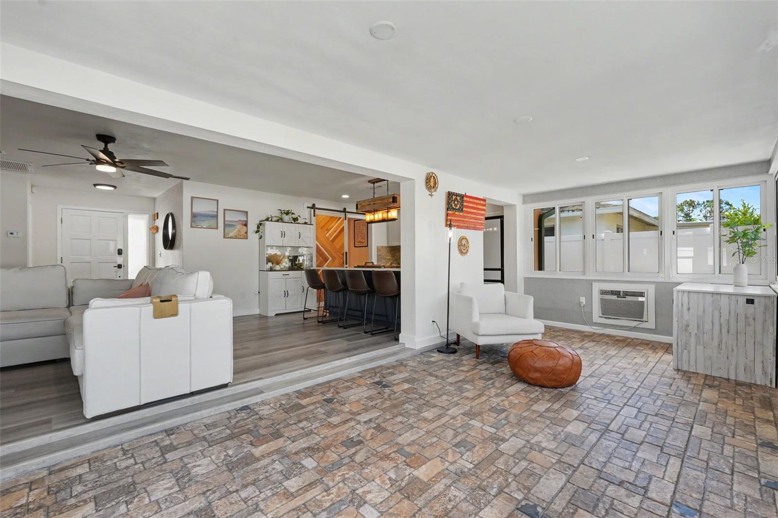 2061 FAIR OAK DR — photo 19